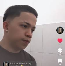 Nïke benassi (spell out) na sobrang daming naghahanap, pero ang hirap  mahanap. 💎 Hard to find. Kaya pag size mo 'to. Wag mo na pakawalan. *Size  9* ehem.