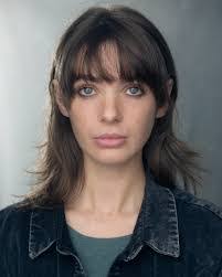 Sarah Swain's Instagram, Twitter & Facebook