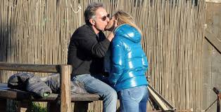 Her birth sign is pisces and her life path number is 7. Paolo Bonolis E Sonia Bruganelli Romanticissimo E Il Mare D Inverno Gossip