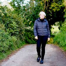 Uniqlo's leggings/pants will ruin you for all other travel pants. Uniqlo Denim Jeans Review Try On Aw20 Midlifechic