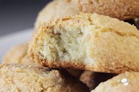 Les Macarons A L Ancienne Le Ballet Des Gourmets Recette Macaron Macaron Recettes Sucrees