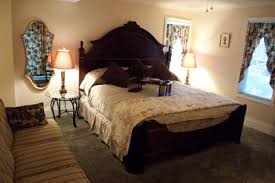 Maybe you would like to learn more about one of these? Emerald Necklace Inn Bed Breakfast Tea Room Ice Cream