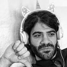 Me at the beginning of 2020 🤩🤷🏻‍♂️ vs me at the end of 2020 ☹👎 . Thank  you for all the love and support