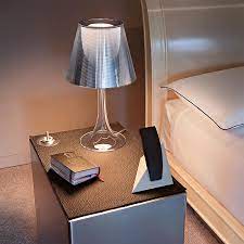 Lampade da tavolo moderne per ambienti moderni: Lampade Da Interno Lampade Da Comodino Da Comprare Su Light11 It