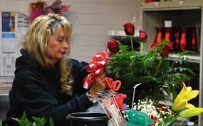 Buzzin around flowers lawton ok. Florists Preparing For Valentine S Day Duncanbanner Com