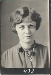 Dorothy Leach yearbook pic.gif