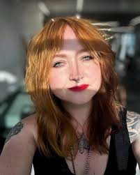 Paula Knecht's Instagram, Twitter & Facebook