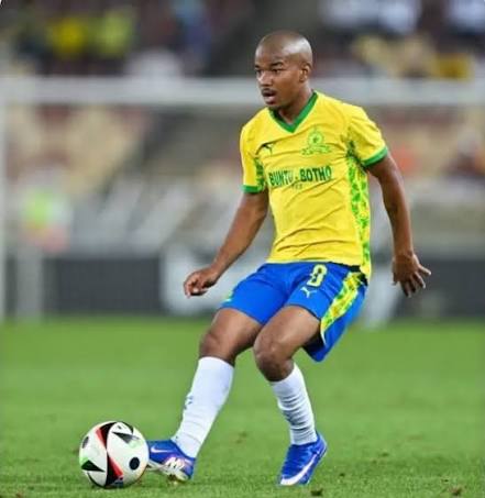 🚨BREAKING: Nyota wa Mamelodi na timu ya taifa ya South Africa,Jayden Adams (25) amefariki dunia leo. Kiungo huyo amefariki dunia siku chache baada ya kushiriki fainali za kombe la Dunia,Marekani. R.I.P Jayden