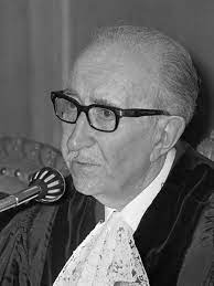 Exparticipante súper humanos 2017 empresario nuskin construyendo negocios globales #rendirsenoesunaopcion b/manga el secreto: Jose Luis Bustamante Y Rivero Wikipedia