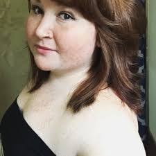 Ariel Bowling's Instagram, Twitter & Facebook