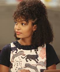 Another charming hairstyle for black girls is side braided curly hairstyle which gives them a marvellous look. Actor Yara From Blackish Wearing Her Natural Hair Natural Hair Styles Easy Black Girl Natural Hair Girls Natural Hairstyles
