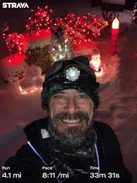 Felt like I was running in a snow globe today! Love the snowy miles. 😜🤙🌨️