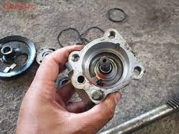 Share rembes dari seal crankshaft belakang grand livina. Oli Power Steering Bocor Sampai Habis Bisa Pakai Ini Kalau Darurat Gridoto Com