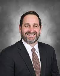 Lisa Mancinelli's Instagram, Twitter & Facebook