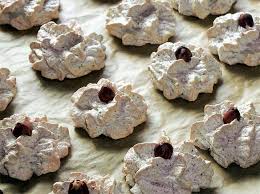 Nussmakronen Rezept Haselnussmakronen Mit Schokolade Die Ihre Form Behalten Rezept Nussmakronen Rezept Nuss Makronen Makronen