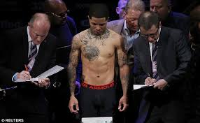 Fighting in boxings flyweight and lightweight division, gervonta davis is 5 feet 5.5 inches (166 cms) tall. Gervonta Davis Makes Weight At The Third Time Of Asking Daily Mail Online
