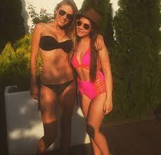 Mesajul artistei în vârstă de 22 de ani. Foto Nicole Cherry Incredibil De Provocatoare La Varsta Ei Isi Face Poze Sexy La PlajÄƒ Uite Cum AratÄƒ In Costum De Baie Spynews Ro