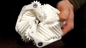 Download And Print This Flexible 11 Gear Mobius Strip Bearings Not Included Solidsmack 3d Printing Prints 3d Printed Objects