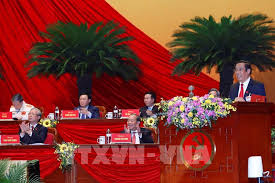 Đồng chí thuận hữu, ủy viên trung ương đảng khoá xii, tổng biên tập báo nhân dân, ủy viên đoàn thư ký đọc báo cáo kết quả kiểm phiếu biểu quyết một. Ph2cm8cxljtvbm