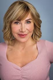 Tamara Prescott's Instagram, Twitter & Facebook