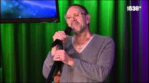 In the same key as the original: Rob De Nijs Banger Hart Live Bij Evers Staat Op Youtube