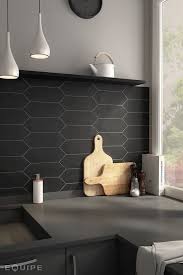 You will find everything here from contemporary modern glass mosaic and subway tile backsplash ideas, to traditional kitchens using glass tiles and custom. Trend Spotting Matte Is Back And Looks Better Than Ever Fliesen Kuche Glasplatte Kuche Kuche Schwarz