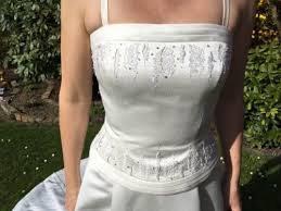 Patrick in größe 34, ( passt aber auch mit 36/38) neu ohne etikett, in der farbe ivory mit kleinsten perlen und pailletten bestickt. Hochzeitskleid Brautkleid Von St Patrick Mit Schleppe Gr 38 In Nordrhein Westfalen Leverkusen Ebay Kleinanzeigen