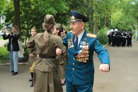 Мэр Краснодара поздравил ветерана Степана Кузнецова с приближающимся Днём  Победы | 05.05.2025 | Краснодар - БезФормата