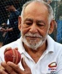 We grew up watching sunil vishy solkar and the likes of Abid Ali ...along  with the spinners It was Abid Ali and sunil who shared the Newball before  introducing the spinners...sometimes solkar