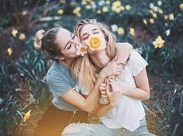 50 Fun And Creative Best Friend Picture Ideas You Should Try Sisters Photoshoot Photography Poses For Friends Friends Photoshoot Ideas