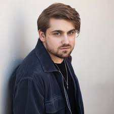 𝐎𝐥𝐢𝐯𝐞𝐫 𝐊𝐥𝐞𝐢𝐧