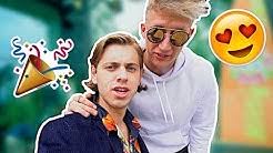 Ifølge flere kilder er sidney lees fødenavn søren, hvilket han selv har kaldt for en direkte løgn. Albert Dyrlund Youtube