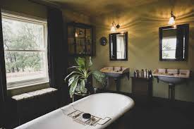 Vintage interior design and decorating inspiration for your bathroom. Vintage Bathroom Ideas