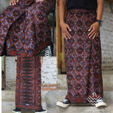 Scopri ricette, idee per la casa, consigli di stile e altre idee da provare. Sarung Batik Tulis Kombinasi Sarung Batik Pekalongan Shopee Indonesia