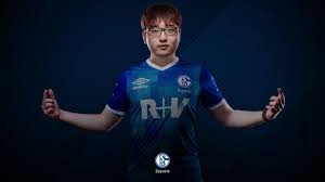 It has a league of legends team competing in the lec (formerly eu lcs), the top level of professional league of legends in europe. El Schalke 04 Ficha A Trick Movistar Esports