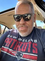 Hi! I'm new to this group. I recently joined because I frekin love the Pats