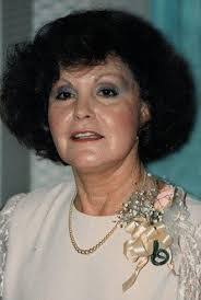 Faye Middleton's Instagram, Twitter & Facebook