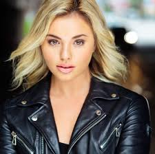 Victoria Baldesarra added a new photo.