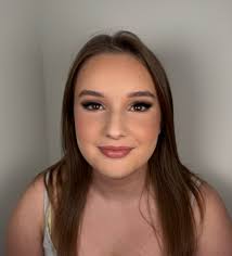 🎄✨ ROLL UP & GLAM UP FOR CHRISTMAS! ✨🎄 Step into the Queen Esoteric  Christmas Circus — where festive glam meets showtime magic 💄🎪 🎨 Makeup  Artistry