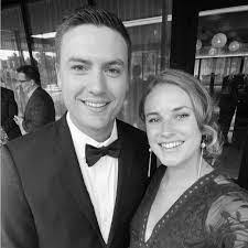 Aaron Ellzey's Instagram, Twitter & Facebook