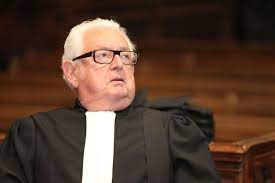 Afscheidnemend politicus fred erdman (sp.a) en verkiezingskandidaat claude marinower (vld) halen samen bijna twee uur lang hun beste pleidooi boven. Rvqd7xagi8f8cm