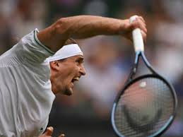 Twitter goddess! The best little beauty from art school with lively  personality