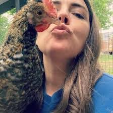 Samantha Runyon's Instagram, Twitter & Facebook