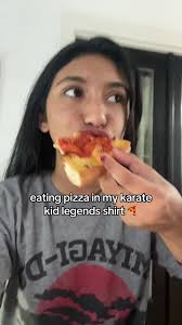 How Old Is Itschloe_guzman