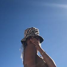 Pin By Neve On Summer Dreams Summer Aesthetic Poses Photography
