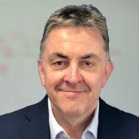 Sarah Ellard's Instagram, Twitter & Facebook