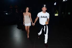 Romance de ex-BBB e amigo de Neymar é elogiado por cantor: Emilly, pode  casar - Purepeople