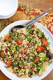 Quinoa Mit Gebackenen Auberginen Und Tomaten Rezept Elle Republic Rezept Tomaten Rezepte Tomatenrezepte Gebackene Aubergine