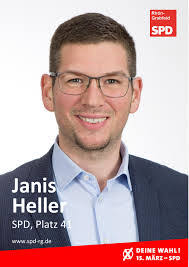 Janis Heller's Instagram, Twitter & Facebook