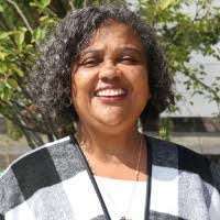 Estela Griffith's Instagram, Twitter & Facebook